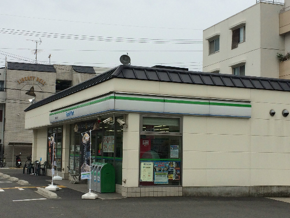 リファインド山越 コンビ二：ﾌｧﾐﾘｰﾏｰﾄ 太秦丸太町店　262m