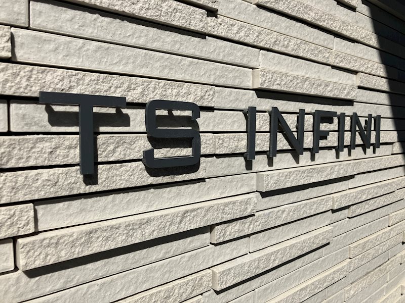 TS INFINI 銘板