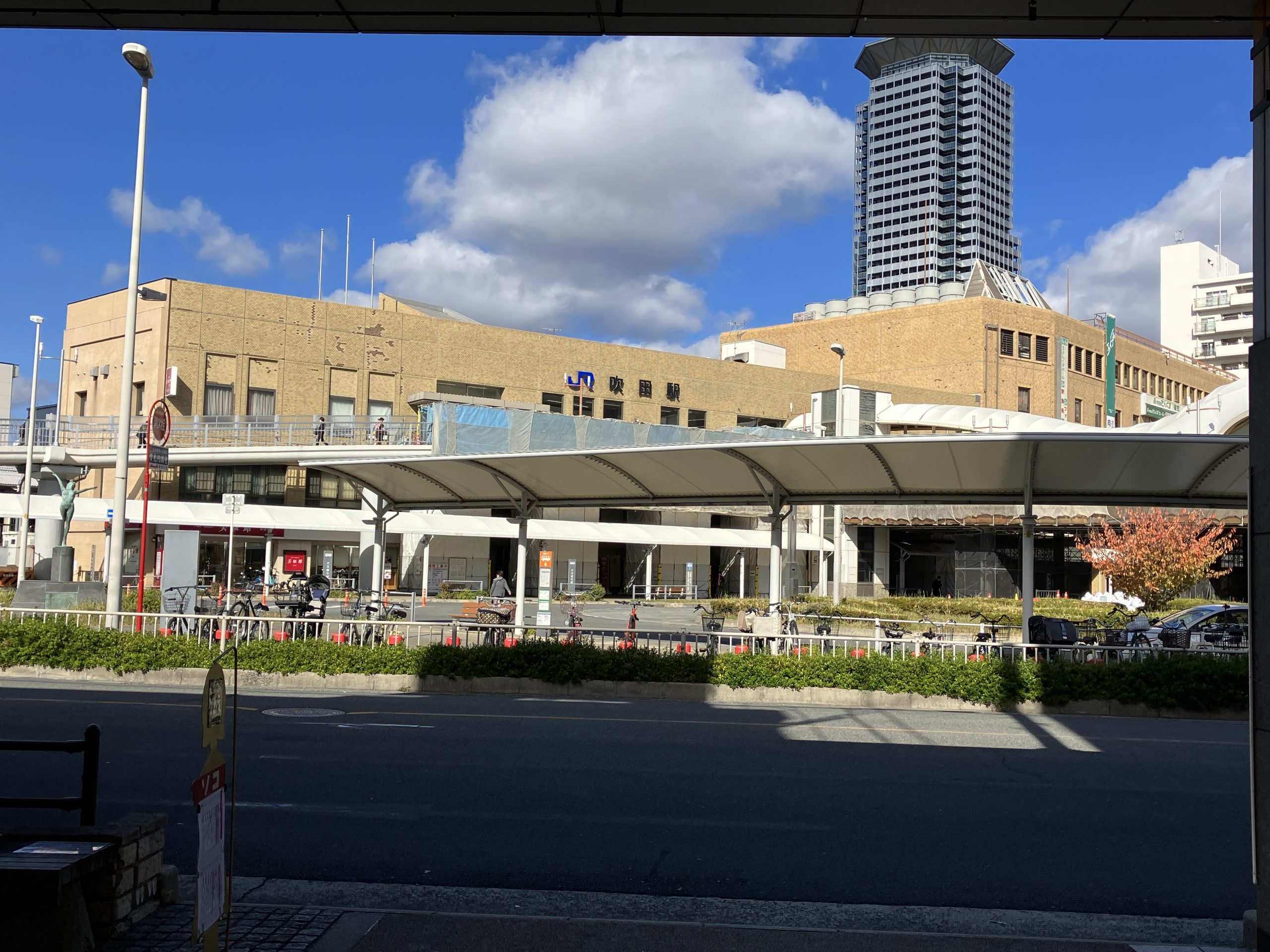 ル・コンフリエ 駅：JR吹田駅　1002m