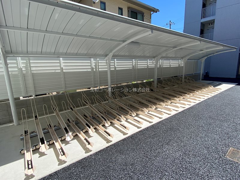 ウィステリア ヴィラ 駐輪場