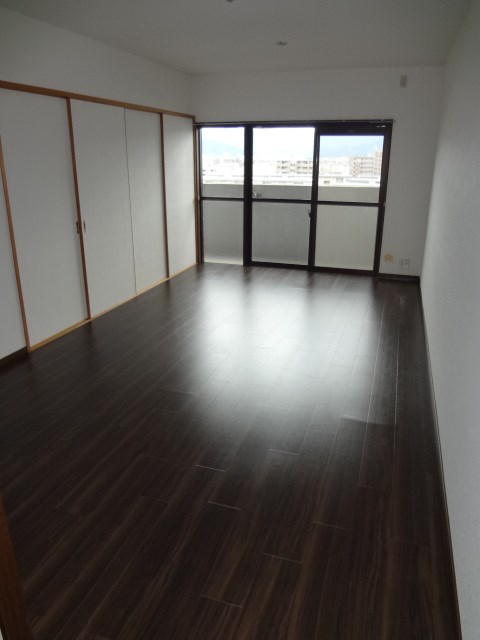 パディフィールドＭ フロアタイル新調