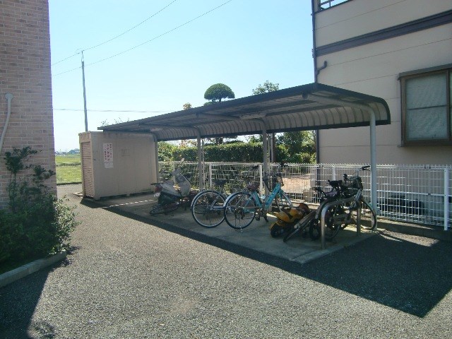 グランデール 駐輪場