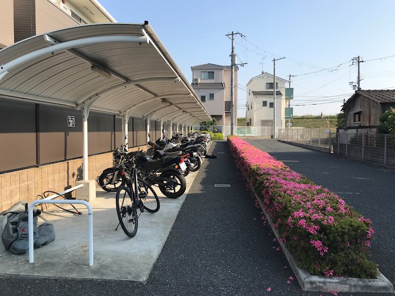 ヴェルドミール園田 駐輪場