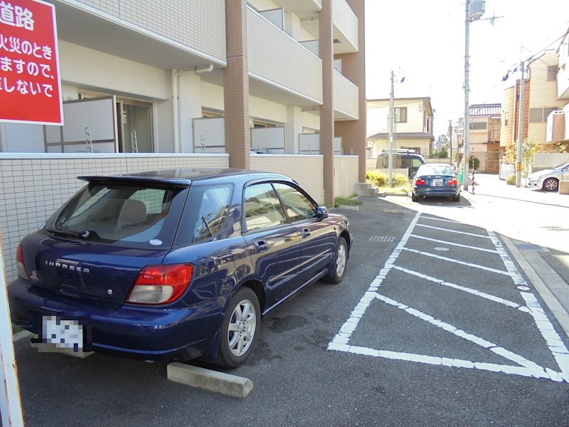 グランシャリオ(尼崎) 駐車場