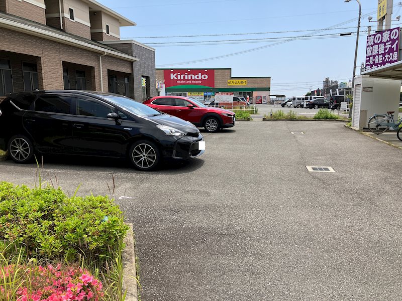 グランポン魚住 駐車場