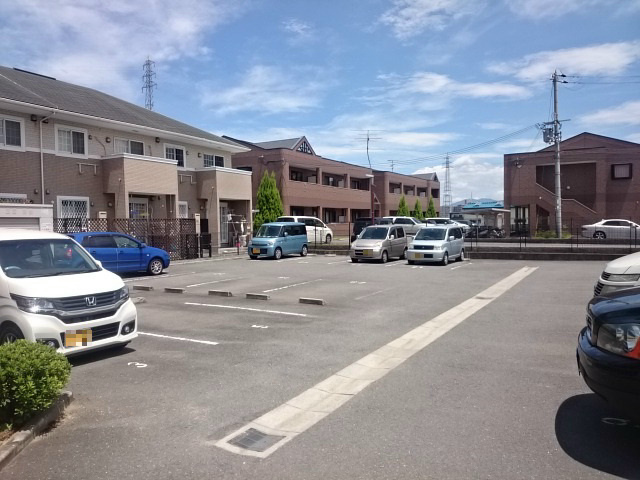 LAND PARK 横大路 B棟 駐車場