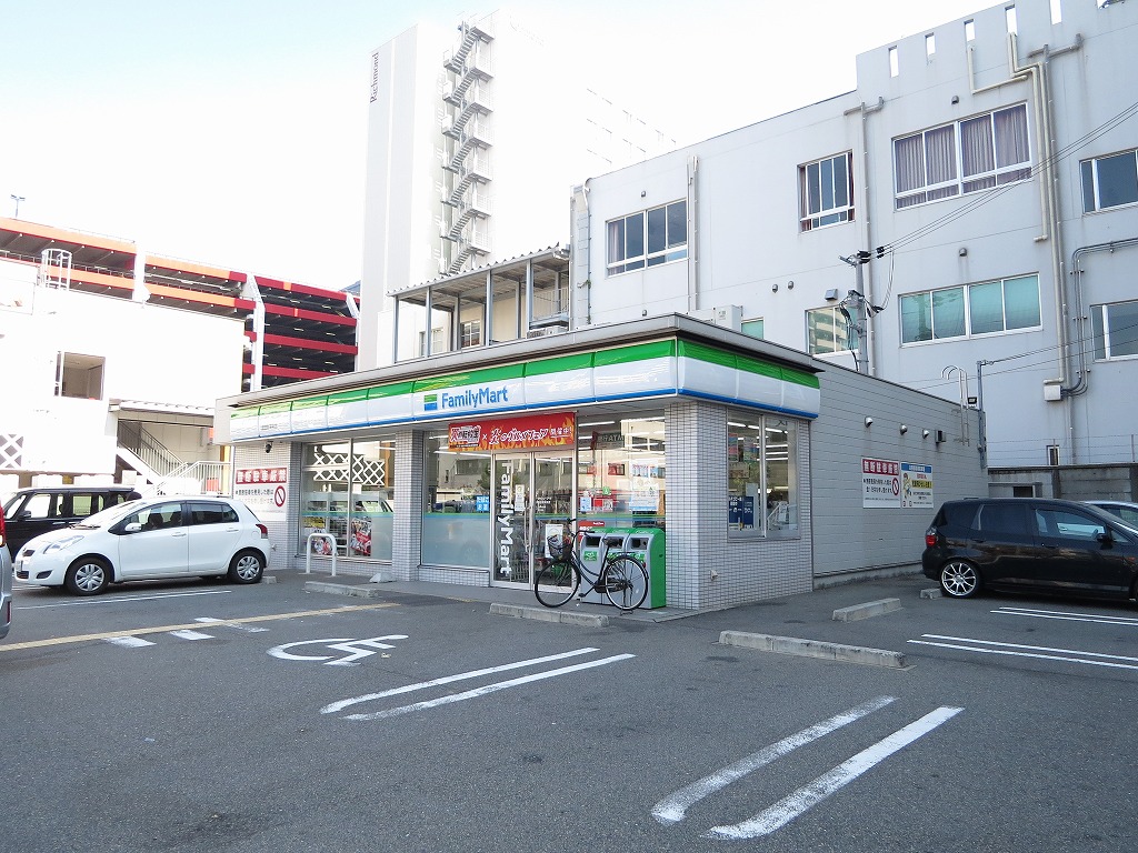 エクラ難波南 コンビ二：ﾌｧﾐﾘｰﾏｰﾄ 浪速敷津東店　685m
