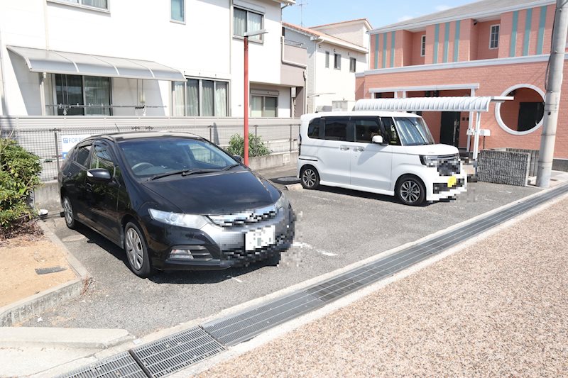 クレール幸 駐車場