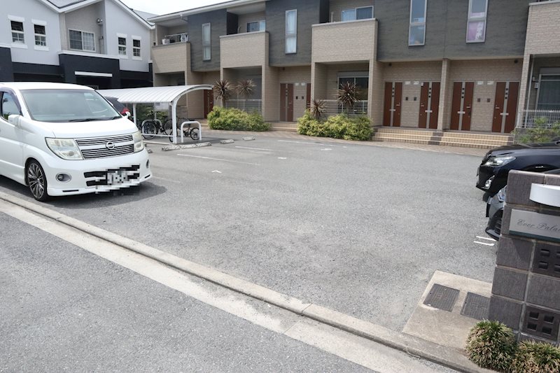 エバーパレス 駐車場
