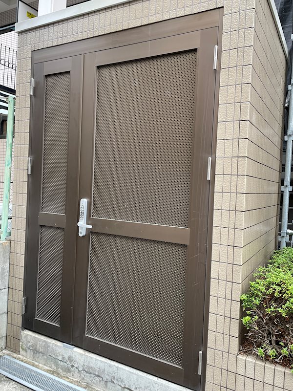 VILLA L’EST ゴミ置き場
