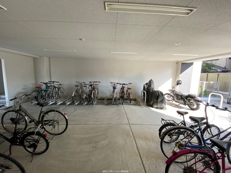 カンナビーノ 駐輪場