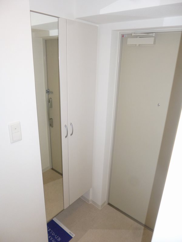 リラスクエア八尾宮町Ⅱ 現地写真（玄関）