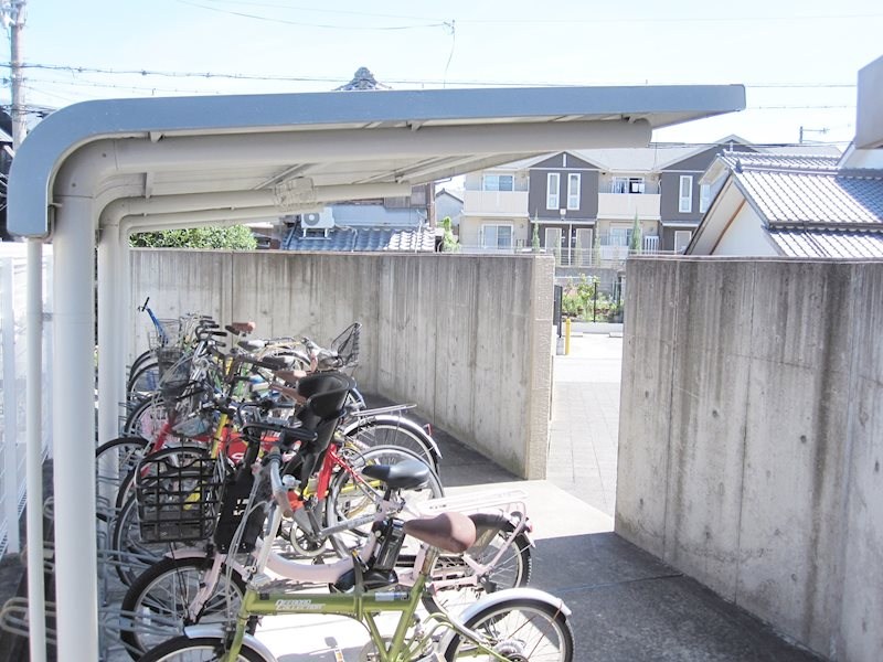 リヴィエール寺内町 駐輪場