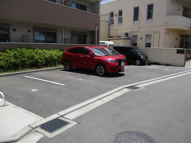 Mansion Grace 駐車場