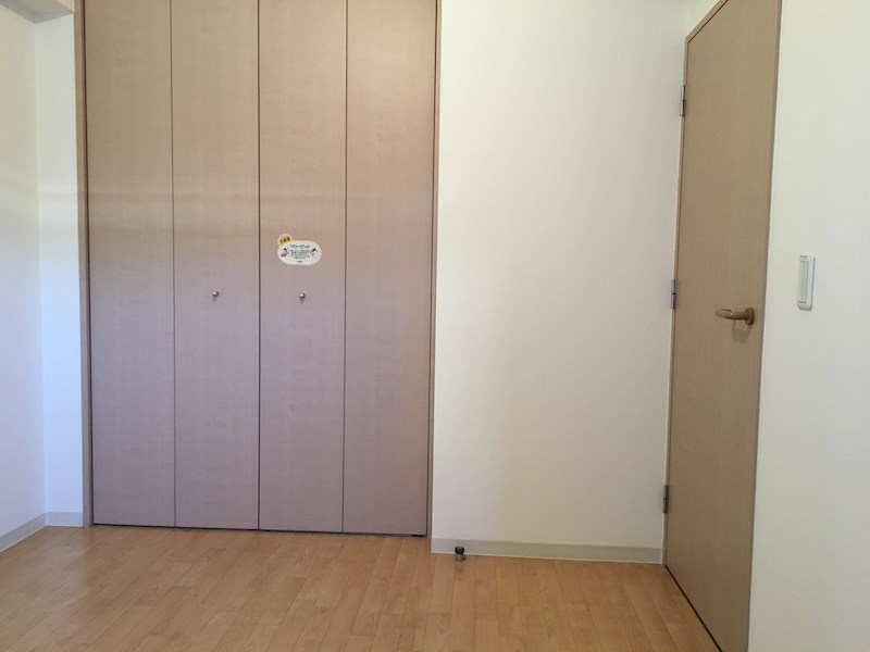 レーベンくすのき 現地写真（玄関）