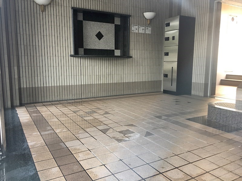 ネストクレール エントランス