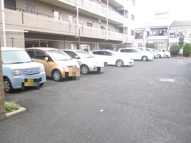 コンフォートステージⅡ 駐車場