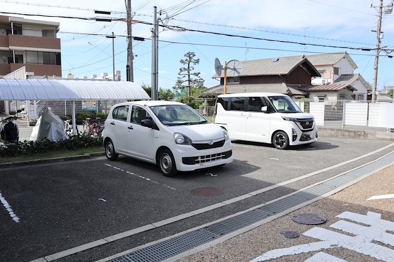 フレーリーコート 駐車場