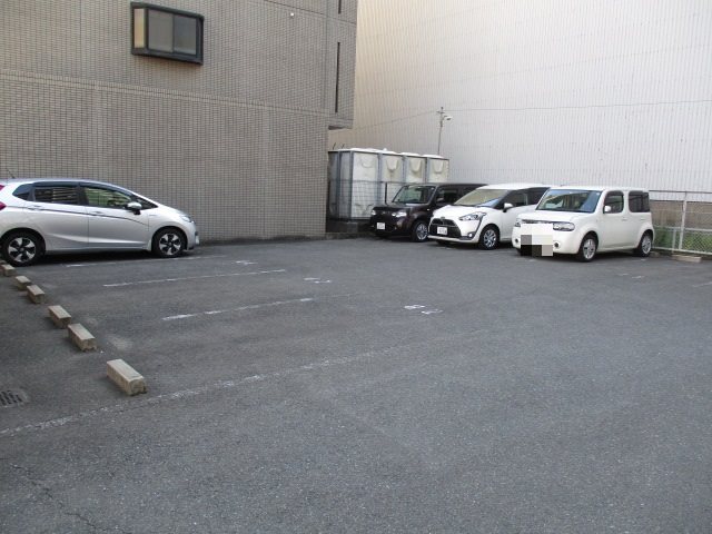 グランドール福川 駐車場