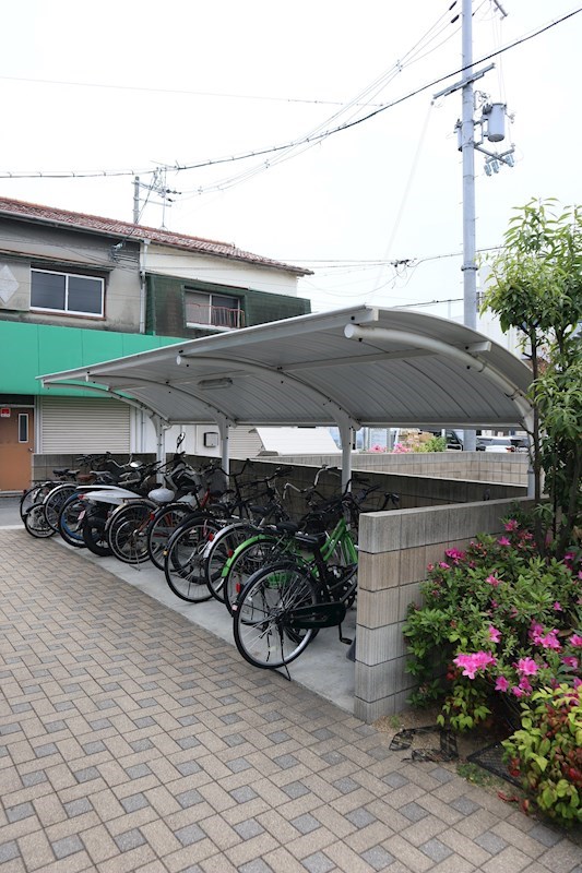 イーグルコート 駐輪場