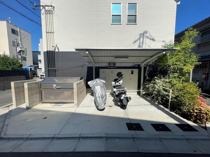 イーグルソシア バイク置き場