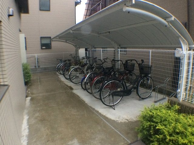 シュロス　フォン　コウナン 駐輪場