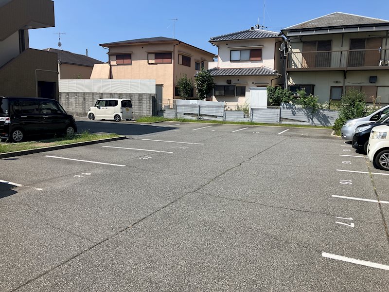 クオリティーナカハシ 駐車場