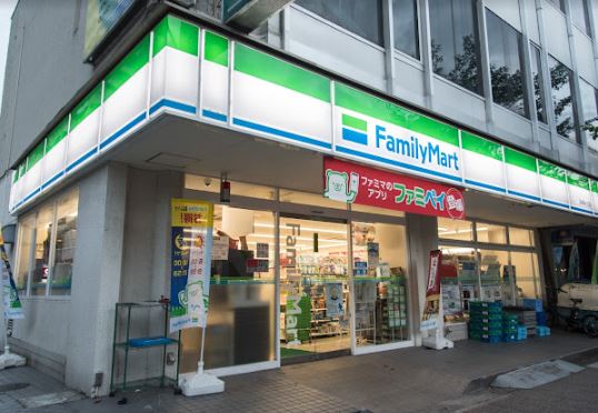 アルカスⅡ聖蹟 コンビ二：ファミリーマート 聖蹟桜ヶ丘店　279m