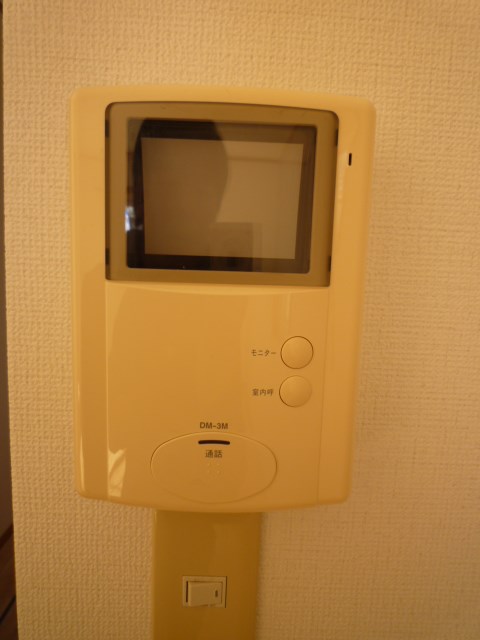 ヴィラドゥバンブーA棟 モニター付きインターフォンで安心