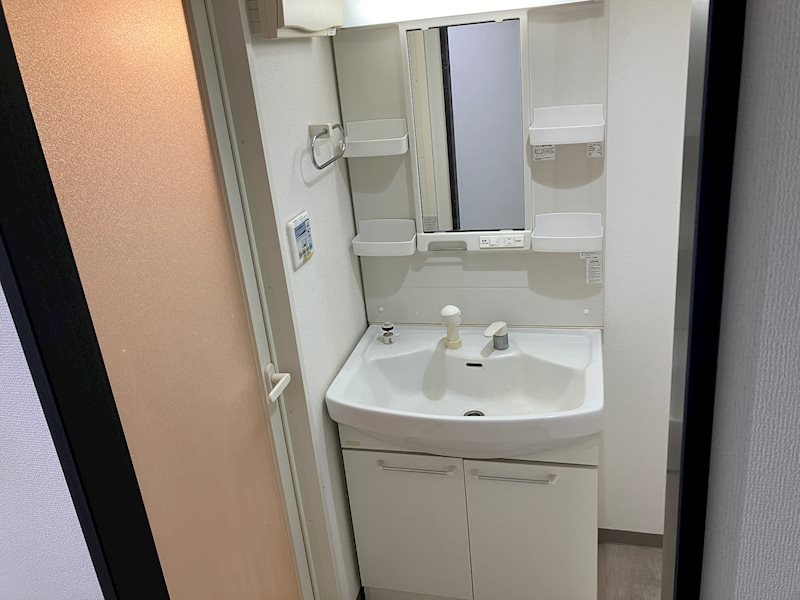 アザレア 同仕様写真（リビング）
