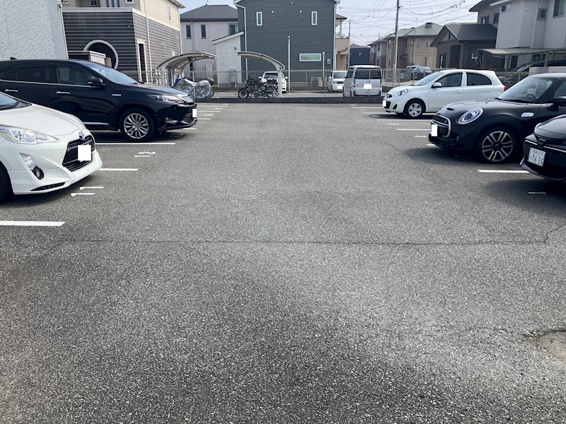 ミルキーウェイ 駐車場