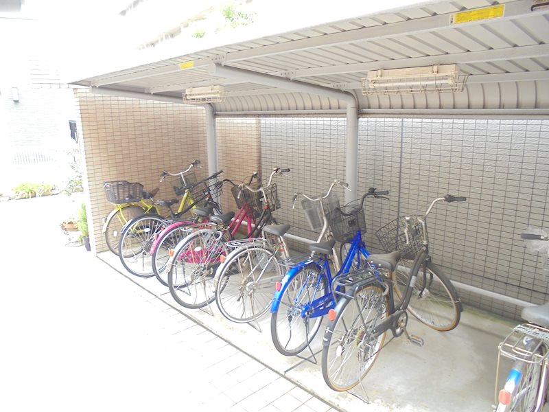 アパルトマン泰山 駐輪場
