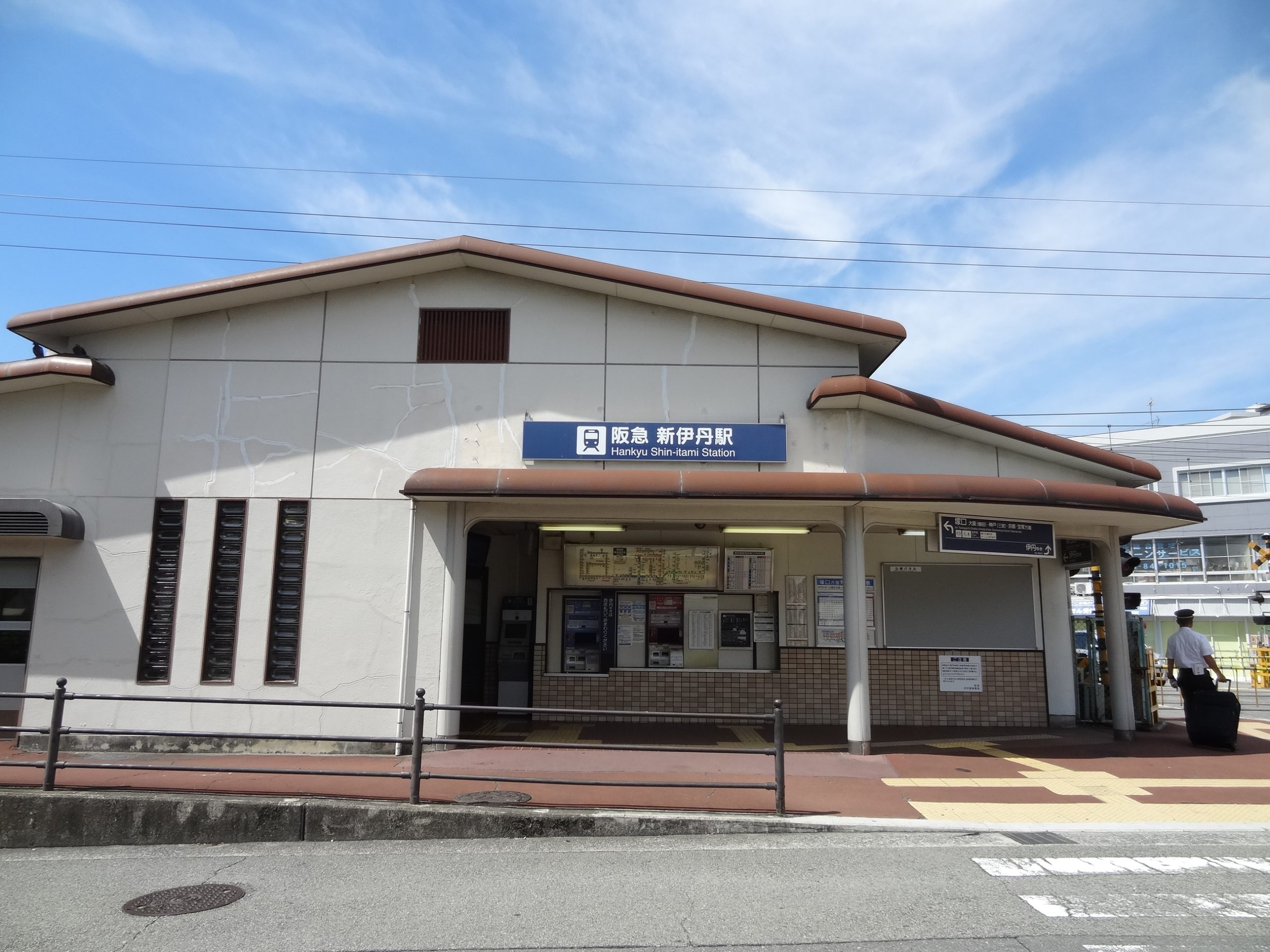 ノア伊丹湊町 駅：阪急新伊丹駅　1516m