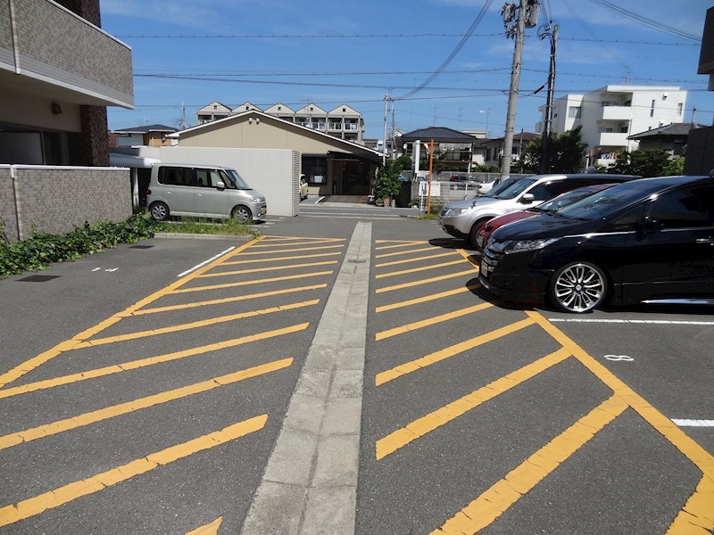 エスポアール 駐車場