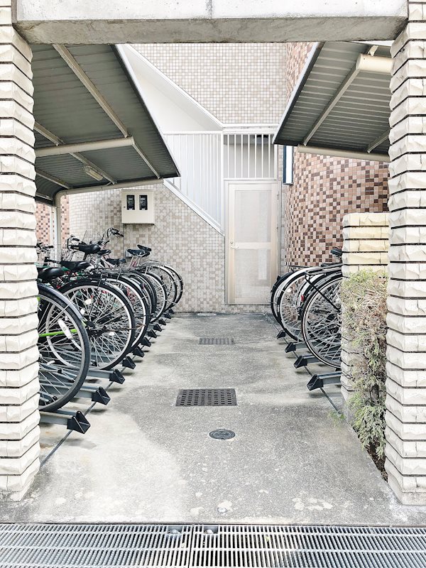 エスポアール 駐輪場