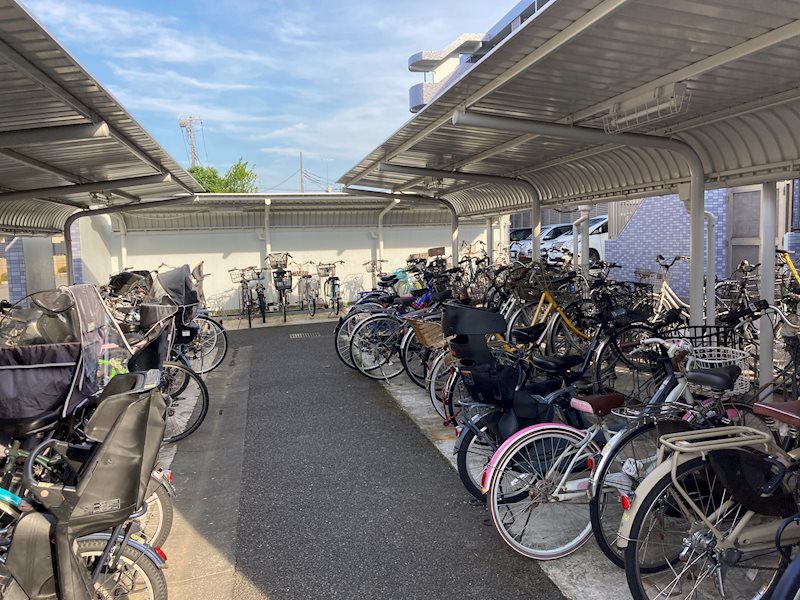 アスールコート 駐輪場