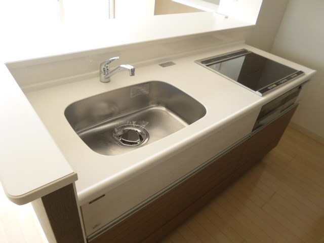 メゾンクラウン鷺洲 IH2口　ラジェンド1口。グリル付きでお料理も捗ります！