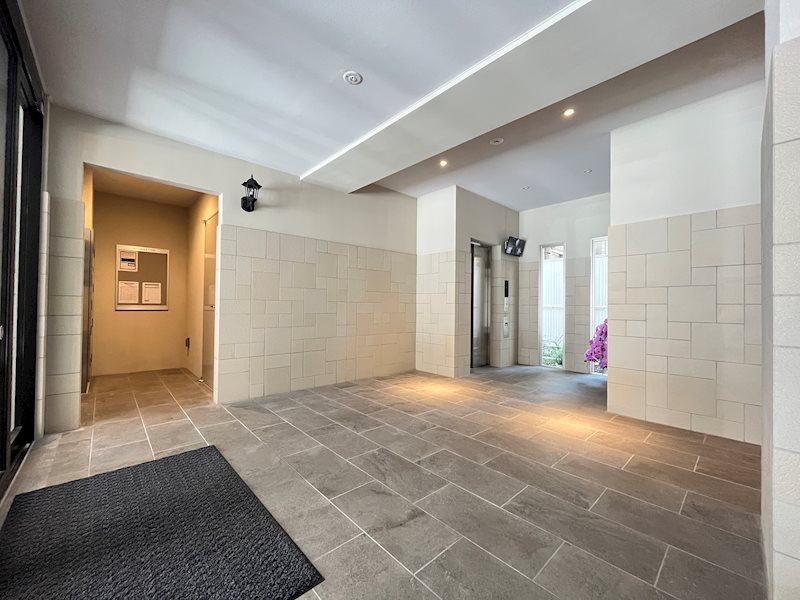 Maison Chaleur(メゾン シャルール) エントランス