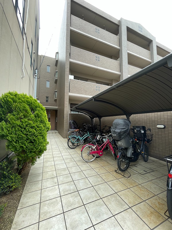 アルカディア 駐輪場