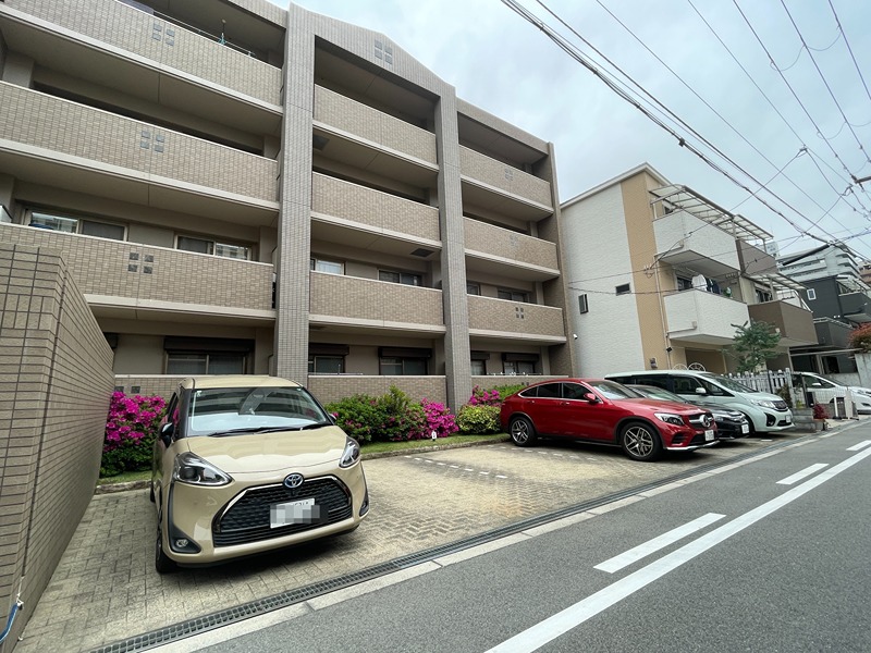 アルカディア 駐車場