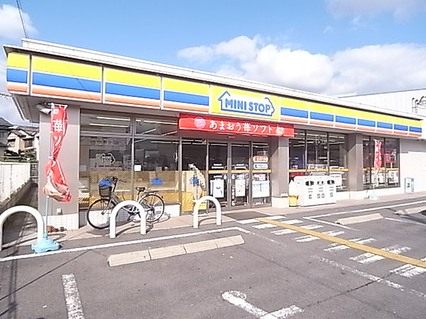 アイリスコート コンビ二：ﾐﾆｽﾄｯﾌﾟ 東大阪東鴻池町店　1005m