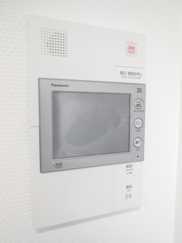 グランジュテ TVモニター付きインターホンで急な来客も安心です。