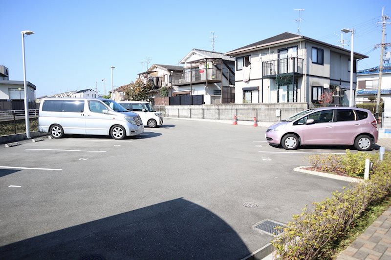 クレール国見 駐車場