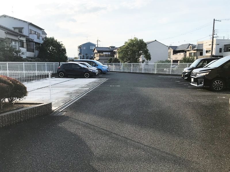 グランドール鴻池 駐車場