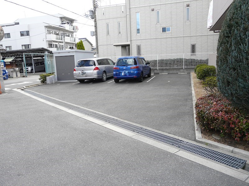 ジュネス喜連 駐車場