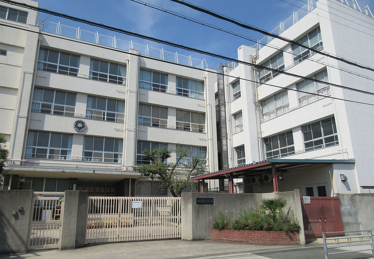グラン・エスポワール 小学校：大阪市立加美東小学校　579m