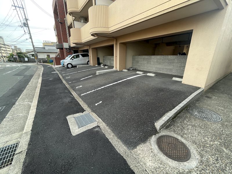 エトワール長岡京 駐車場