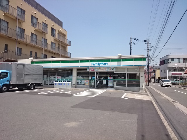 エトワール長岡京 コンビ二：ﾌｧﾐﾘｰﾏｰﾄ 長岡京久貝店　139m