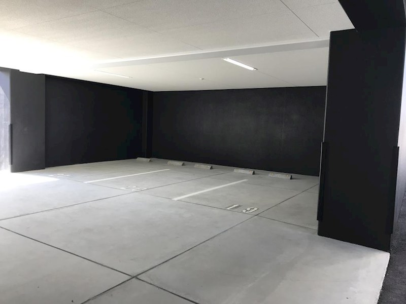 サンビーム三萩野駅前 駐車場