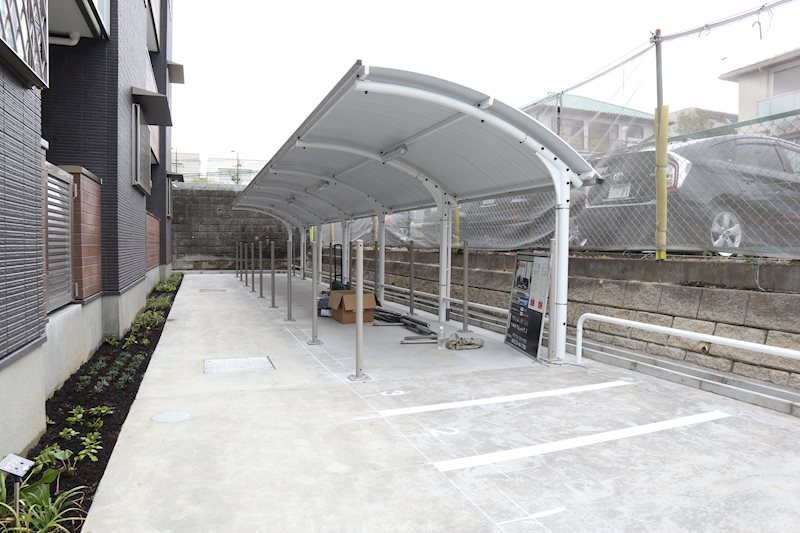 フレール緑地公園アネックス 駐輪場
